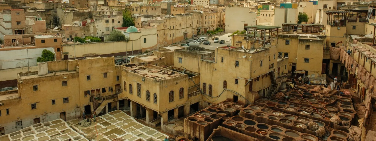 Médina de Fès avec ses tanneries et son architecture traditionnelle
